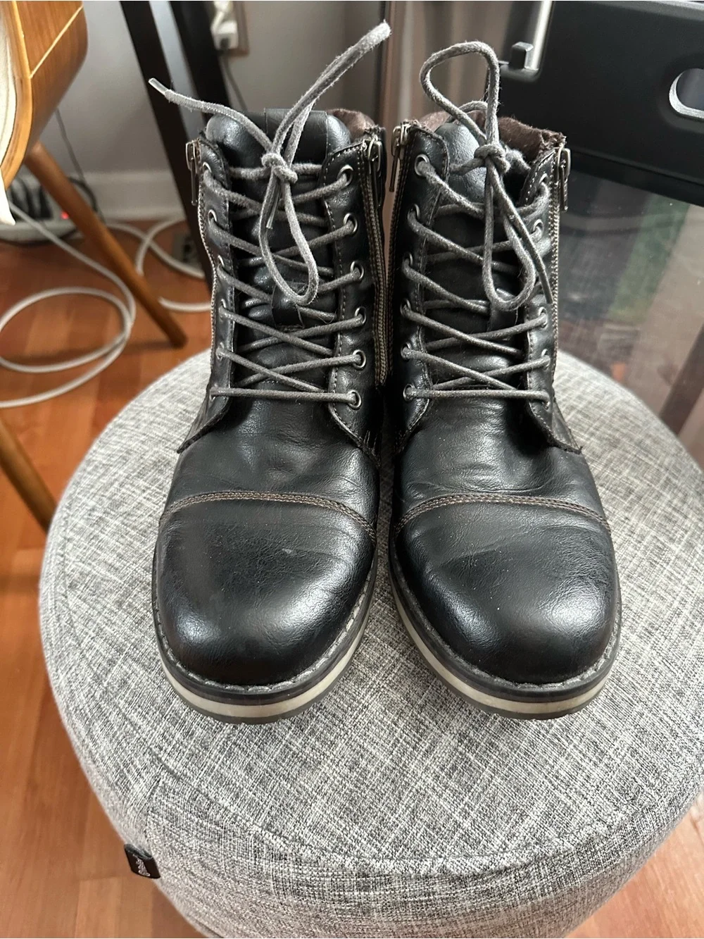 Rock & Republic Men's Black Leather Lace-Up Boots with Side Zipper